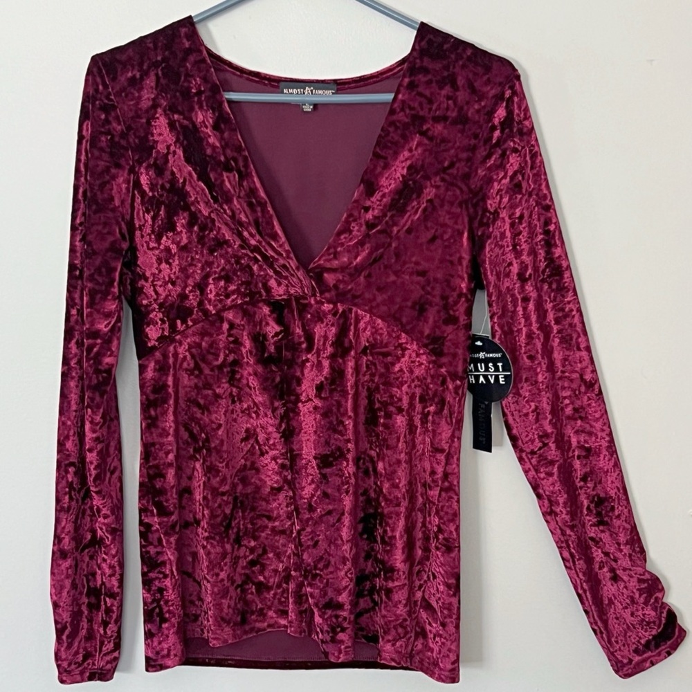 NWT Almost Famous Crushed Velvet V Neck Top Burgundy Maroon Large Long Sleeve